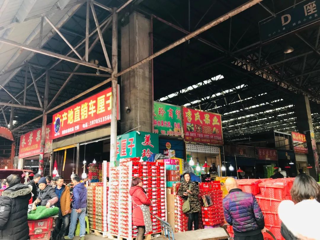 江南百货批发市场，衣服的繁华世界